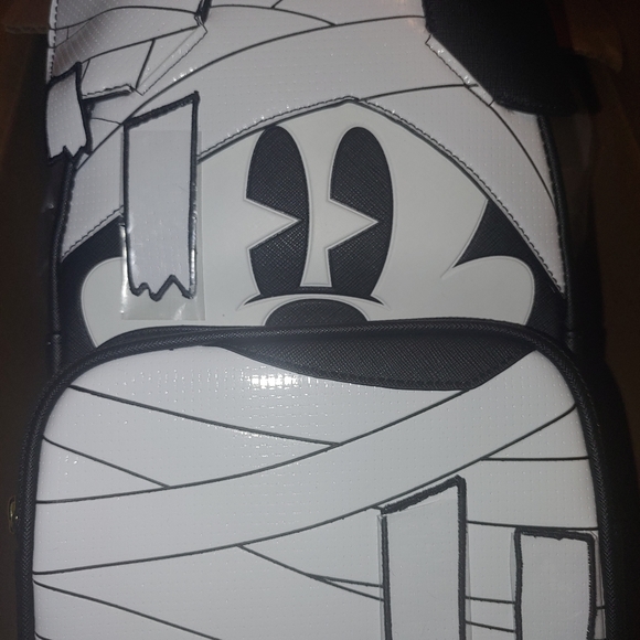 Mickey mouse mummy back back her universe - Picture 5 of 11